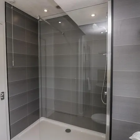 Jubilee Two Bedroom House Pet Free Baby Friendly