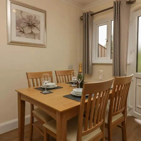Дом отдыха Jubilee Two Bedroom House Pet Free Baby Friendly *