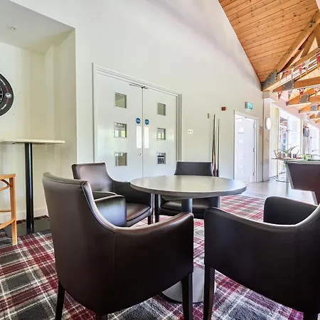 Jubilee Two Bedroom House Pet Free Baby Friendly Дом отдыха *