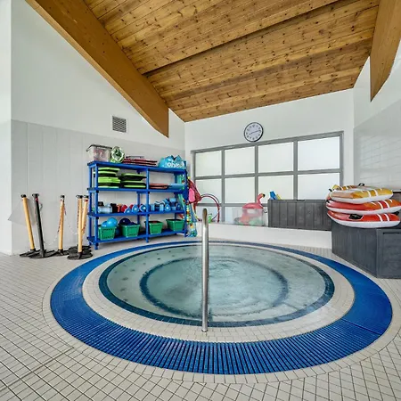 Jubilee Two Bedroom House Pet Free Baby Friendly *