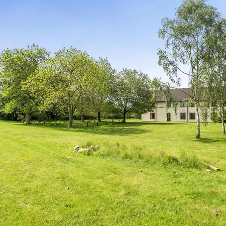 Jubilee Two Bedroom House Pet Free Baby Friendly Holiday home