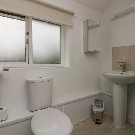 Jubilee Two Bedroom House Pet Free Baby Friendly *