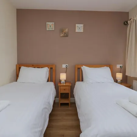 Jubilee Two Bedroom House Pet Free Baby Friendly